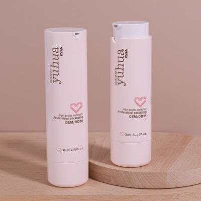 Ανθεκτικό πλαστικό μπουκάλι λοσιόν με αντλία χωρίς αέρα και προσαρμοσμένο σχέδιο, ιδανικό για συσκευασία καλλυντικών και αποθήκευση υγρών προϊόντων