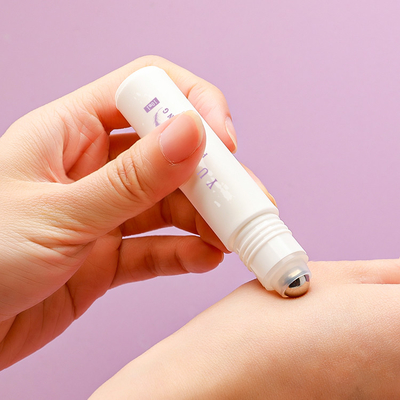 πλαστικός ρόλος 10ml 15ml PP στο άσπρο προσαρμοσμένο χρώμα λογότυπο μπουκαλιών